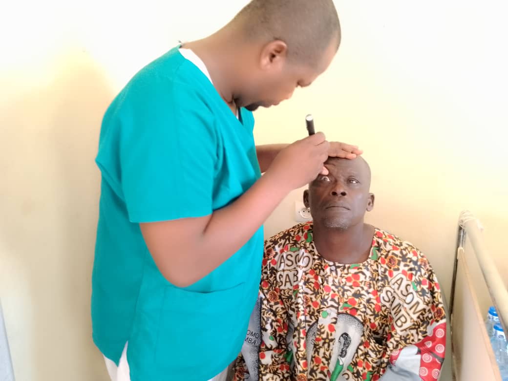 consultation-patient-caravane-vue-fondation-cst